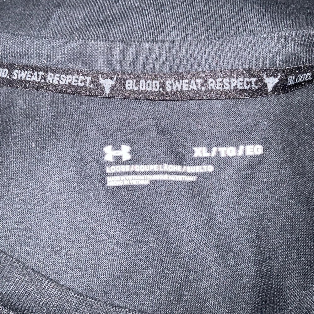 Men’s used project rock size XL under armour shirt Pre own items are as - Picture 2 of 4